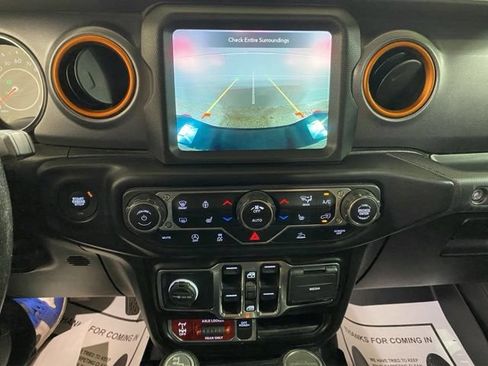 Used 2022 Jeep Gladiator Mojave w/ Cold Weather Group AWD/4WD image 18