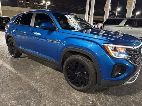 Used 2024 Volkswagen Atlas Cross Sport SE image 1