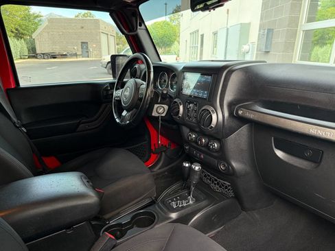 Used 2018 Jeep Wrangler Unlimited Sport S AWD/4WD image 43