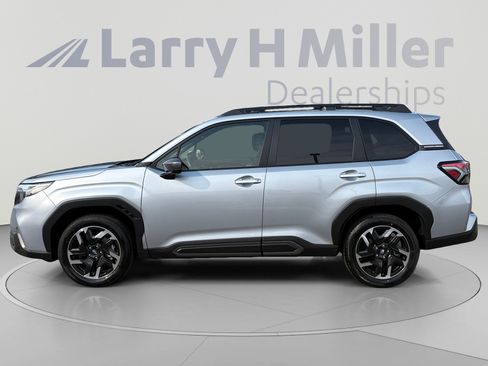 Used 2025 Subaru Forester Limited AWD/4WD image 2