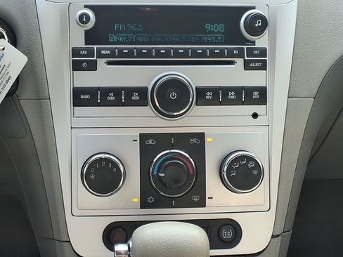 Used 2010 Chevrolet Malibu LT FWD image 6