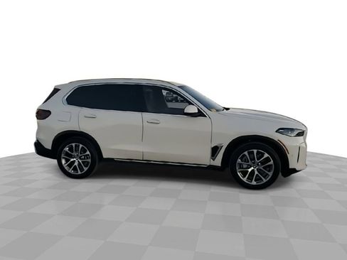 Used 2025 BMW X5 xDrive50e image 9