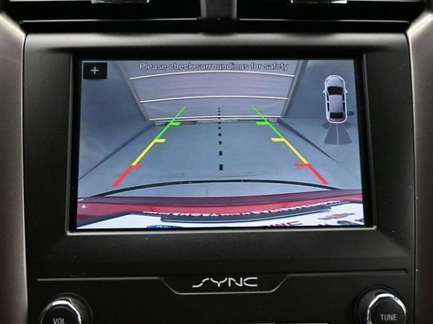 Used 2019 Ford Fusion SE FWD image 21