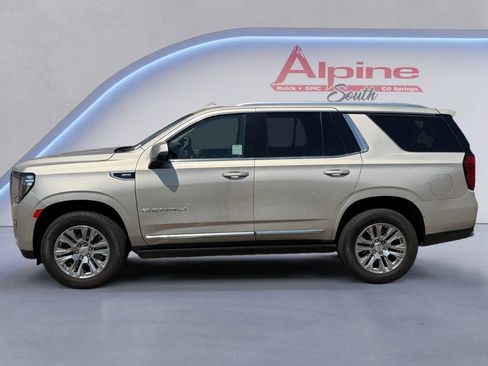 Used 2023 GMC Yukon Denali AWD/4WD image 2