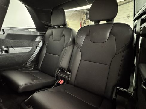 Used 2018 Volvo XC90 T6 Momentum w/ Convenience Package AWD/4WD image 37