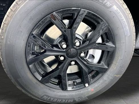 New 2026 Jeep Grand Cherokee L 4WD image 13