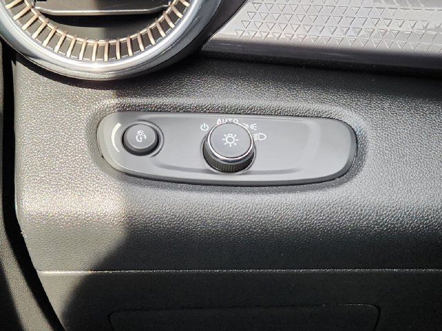 Used 2025 Chevrolet Trax ACTIV w/ Sunroof Package FWD image 27