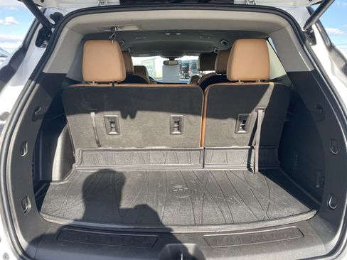 Used 2020 Buick Enclave Essence w/ LPO, Floor Liner Package AWD/4WD image 9