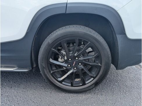 Used 2023 GMC Terrain SLT w/ LPO, 'HIT The Road' Package FWD image 9