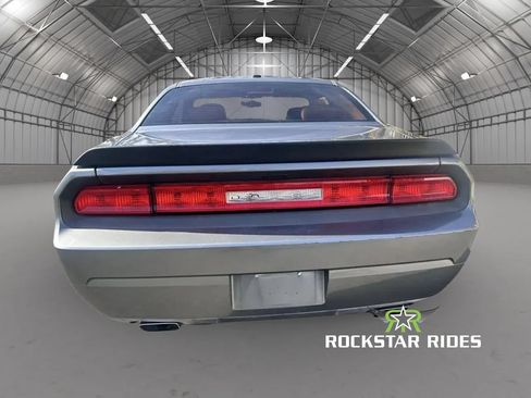 Used 2011 Dodge Challenger RWD image 6