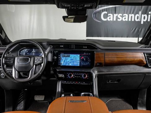 Used 2024 GMC Sierra 2500 Denali Ultimate AWD/4WD image 14