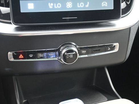 Used 2026 Volvo XC90 B6 Plus AWD/4WD image 17