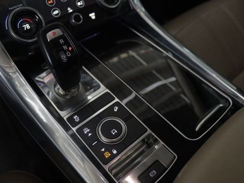 Used 2019 Land Rover Range Rover Sport HSE Dynamic image 21
