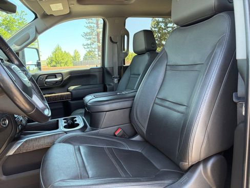 Used 2021 GMC Sierra 2500 Denali w/ Denali Black Diamond Edition AWD/4WD image 14