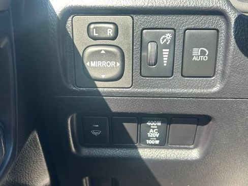 Used 2021 Toyota 4Runner Limited AWD/4WD image 27