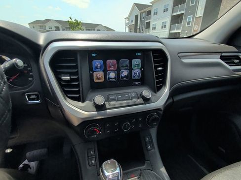 Used 2018 GMC Acadia SLT FWD image 15