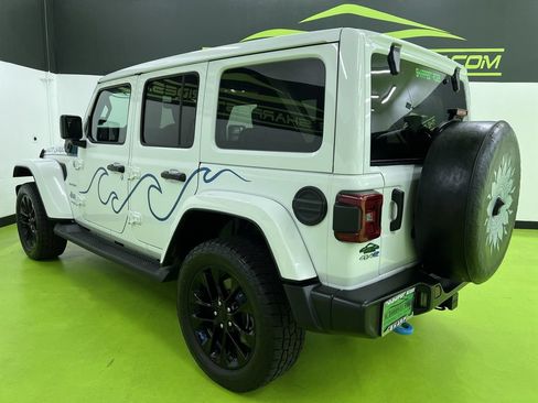 Used 2022 Jeep Wrangler Unlimited Sahara w/ Cold Weather Group AWD/4WD image 7