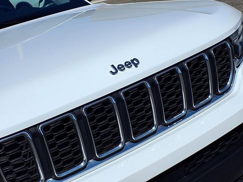 Used 2024 Jeep Grand Cherokee L Laredo w/ Luxury Tech Group I image 29