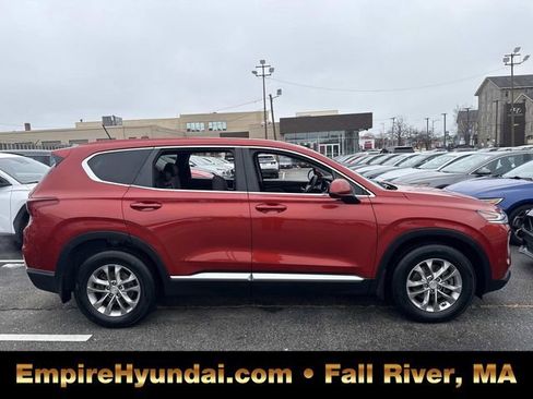 Used 2020 Hyundai Santa Fe SE image 3