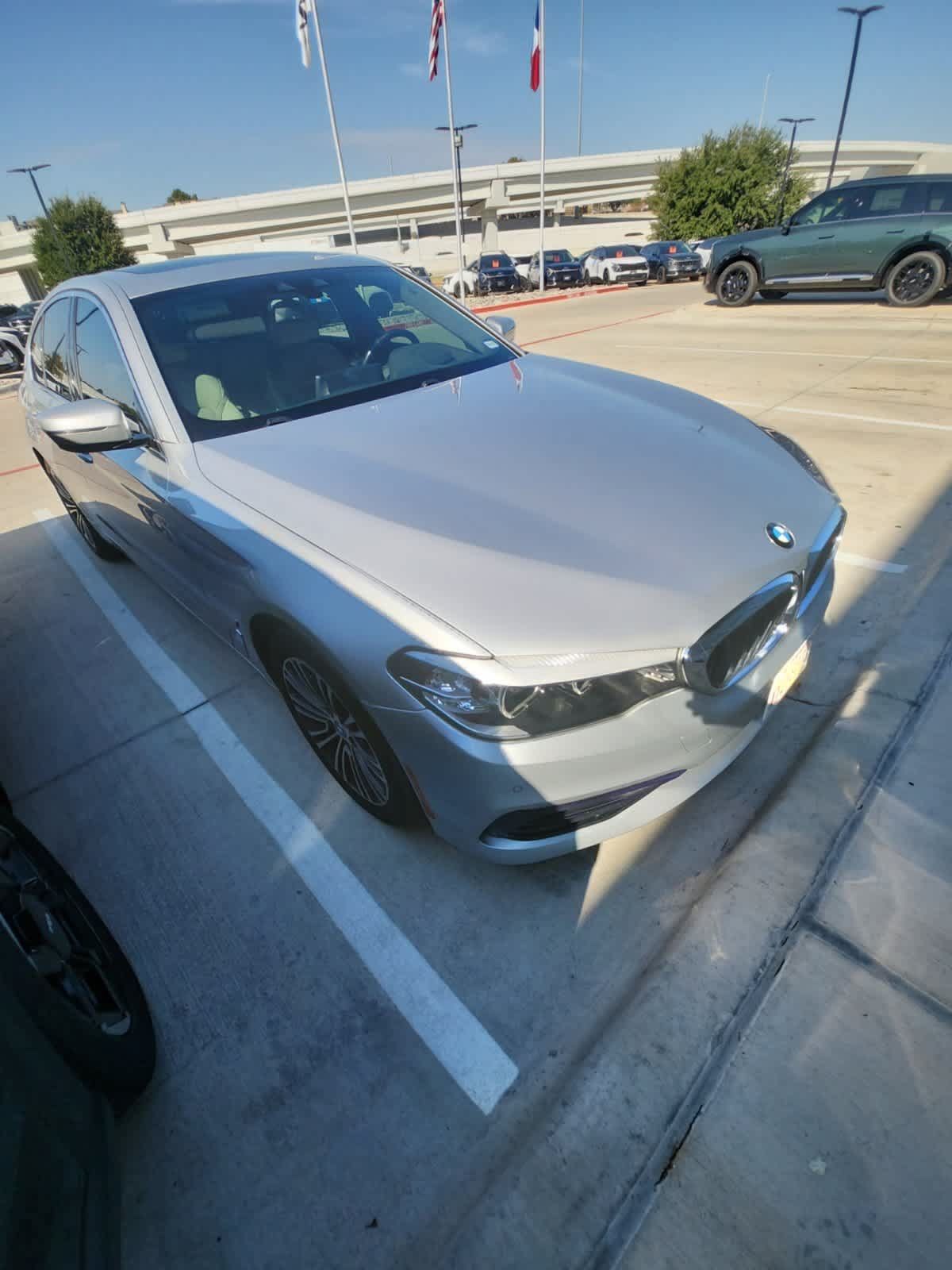 Used 2019 BMW 530e w/ Premium Package RWD image 18