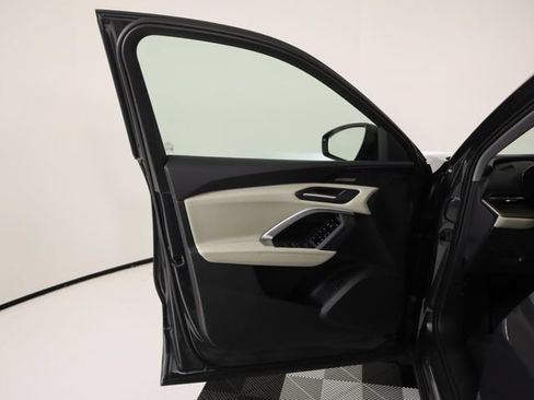 Used 2025 Audi Q5 Premium Plus w/ Premium Plus AWD/4WD image 10