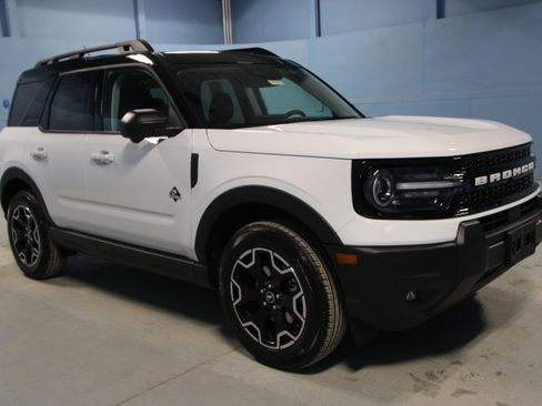 New 2025 Ford Bronco Sport Outer Banks w/ Outer Banks Tech Package+ image 1