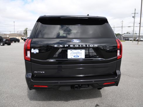 Used 2025 Ford Expedition Active image 12