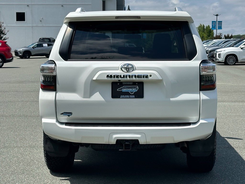 Used 2016 Toyota 4Runner SR5 AWD/4WD image 8