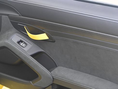 Used 2025 Porsche 718 Cayman GT4 RS RWD image 19