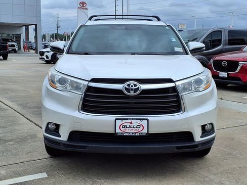 Used 2014 Toyota Highlander XLE FWD image 3