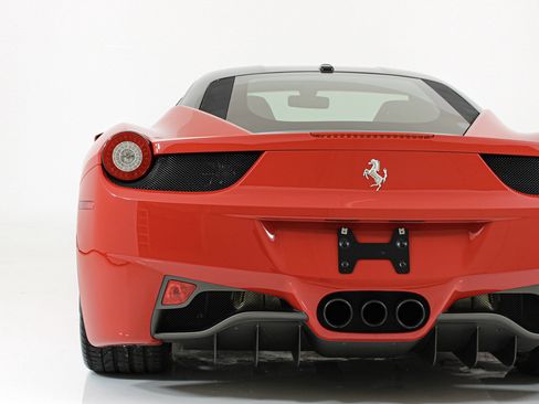 Used 2015 Ferrari 458 Italia Coupe RWD image 16