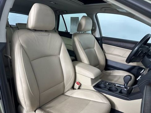 Used 2018 Subaru Outback 2.5i Limited AWD/4WD image 26