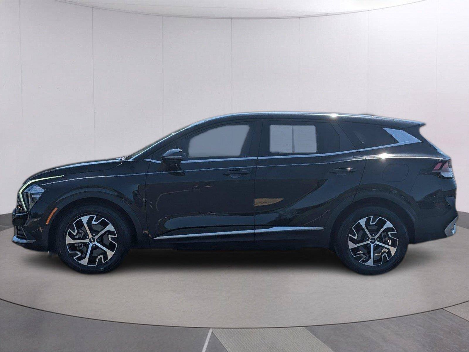 Used 2023 Kia Sportage EX FWD image 2