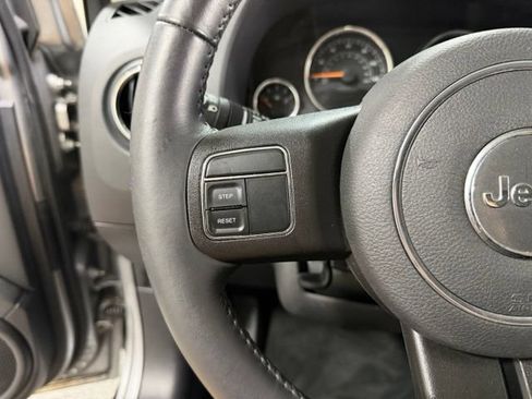 Used 2014 Jeep Compass Latitude w/ Sun/Sound Group AWD/4WD image 15