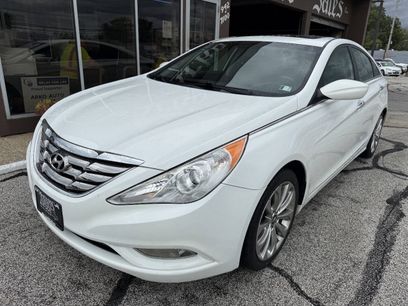 Used 2013 Hyundai Sonata SE w/ Navigation & Sunroof Pkg