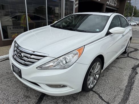 Used 2013 Hyundai Sonata SE w/ Navigation & Sunroof Pkg FWD image 1