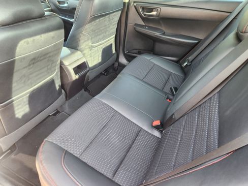Used 2015 Toyota Camry SE FWD image 28