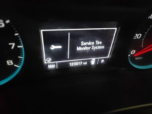 Used 2018 Chevrolet Equinox LT FWD image 7