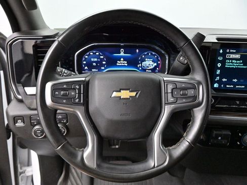 Used 2025 Chevrolet Silverado 2500 LT AWD/4WD image 15