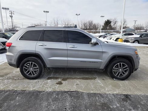 Used 2018 Jeep Grand Cherokee Limited image 2