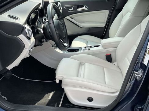Used 2020 Mercedes-Benz GLA 250 w/ Premium Package image 13