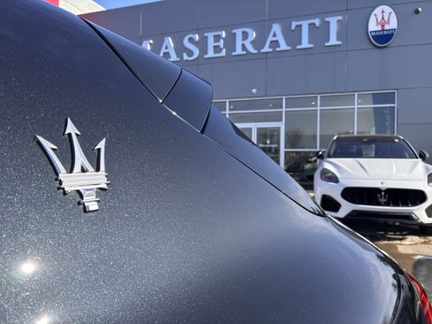 Used 2023 Maserati Grecale GT image 12