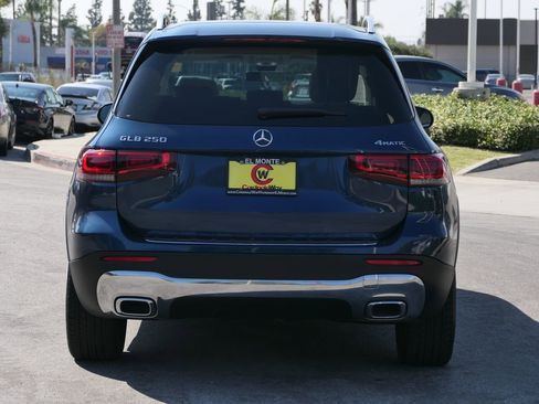 Used 2022 Mercedes-Benz GLB 250 4MATIC image 4
