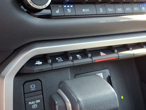 Used 2024 Toyota Tundra Platinum AWD/4WD image 19