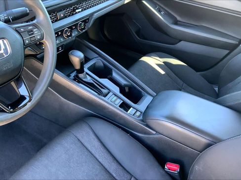 Used 2023 Honda Accord EX image 17