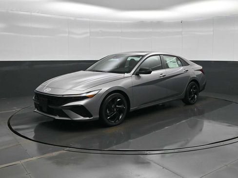 New 2026 Hyundai Elantra SEL Sport Premium image 1