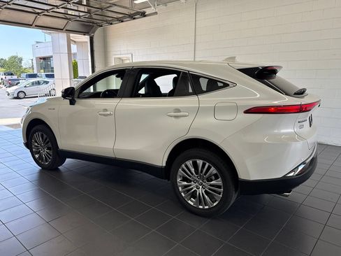 Certified 2021 Toyota Venza Limited AWD/4WD image 5
