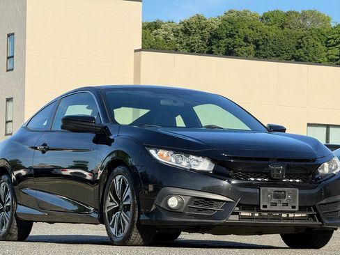 Used 2017 Honda Civic EX-T image 2