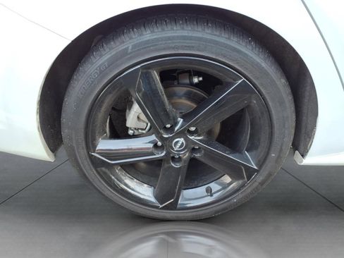 Used 2024 Nissan Sentra SR w/ SR Premium Package image 7