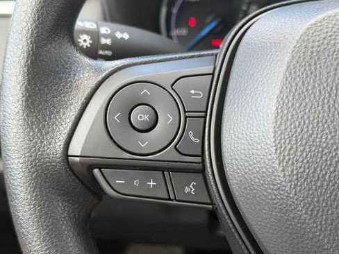 Used 2025 Toyota RAV4 XLE image 17